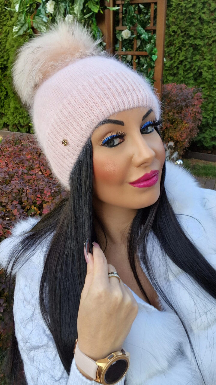 Czapka zimowa WANESA z pomponem narutalnym