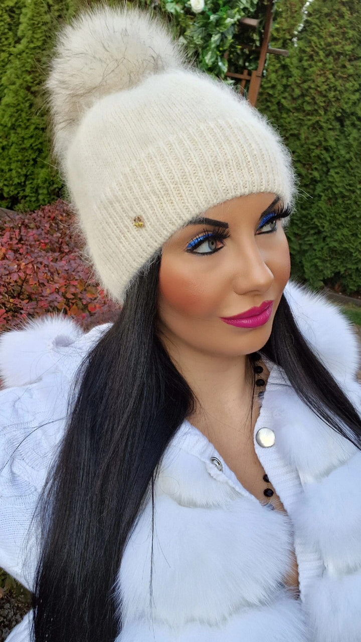 Czapka zimowa WANESA z pomponem narutalnym