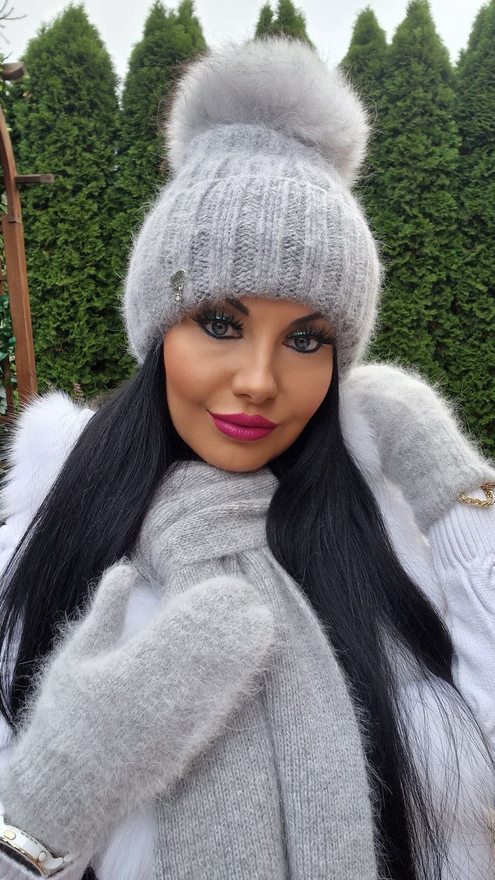 Czapka zimowa JESICA z pomponem narutalnym