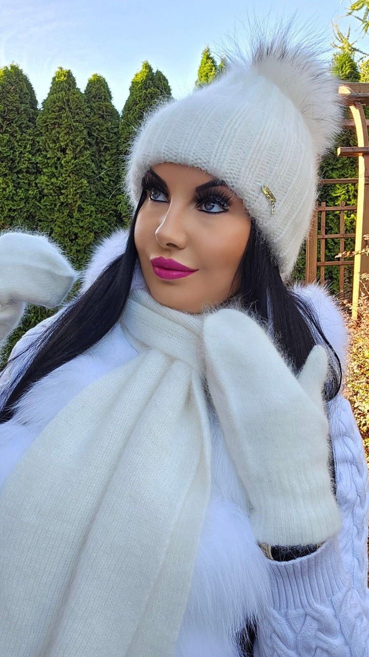 Czapka zimowa JESICA z pomponem narutalnym