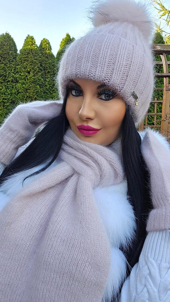 Czapka zimowa JESICA z pomponem narutalnym