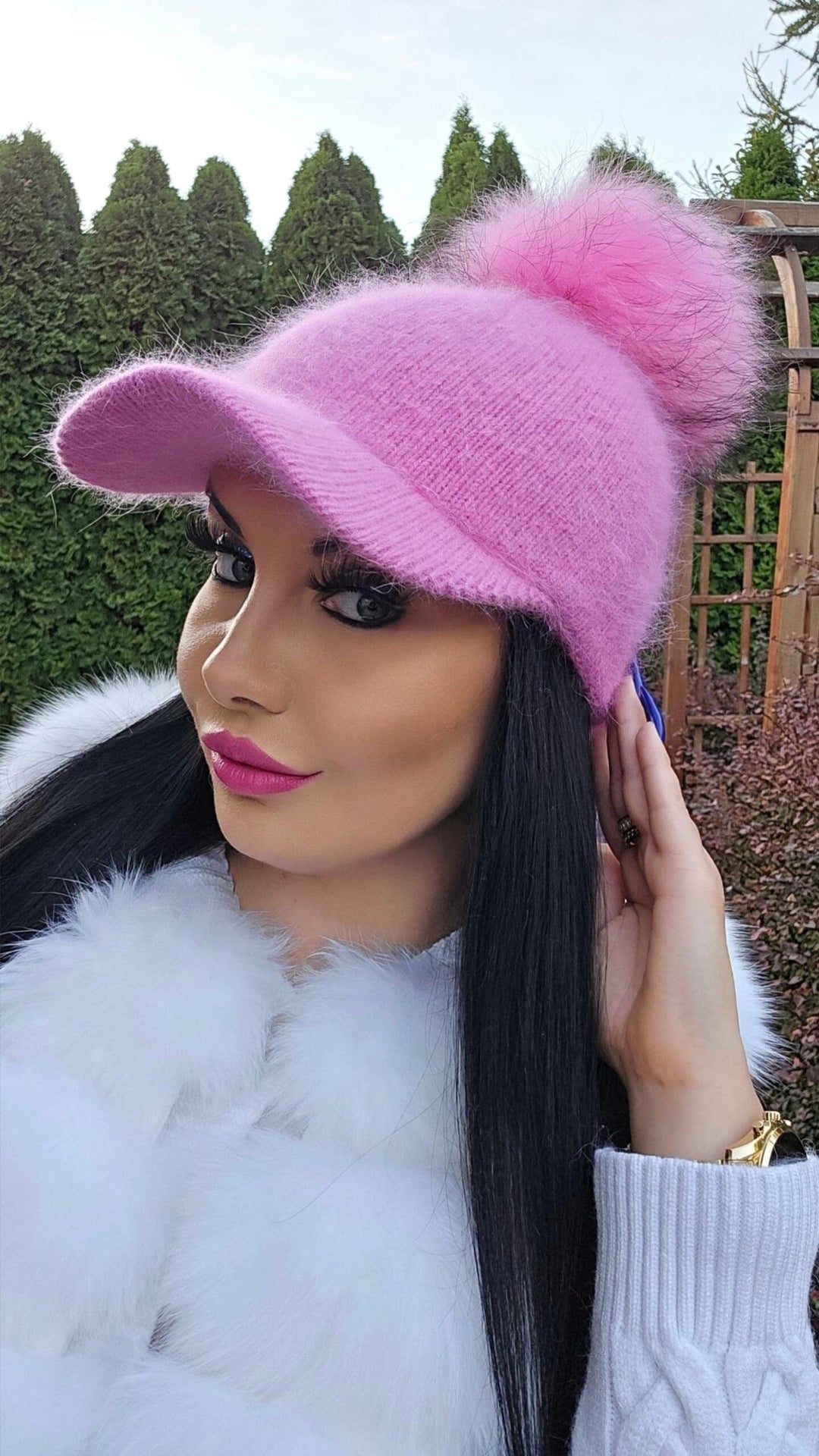 Czapka z daszkiem NATALIA z ciepłej angory