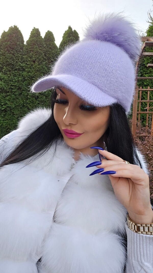 Czapka z daszkiem NATALIA z ciepłej angory