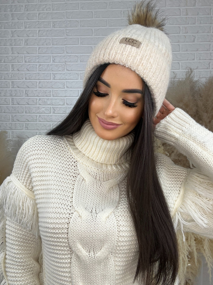 Czapka zimowa LGC - miękka, ciepła, z pomponem