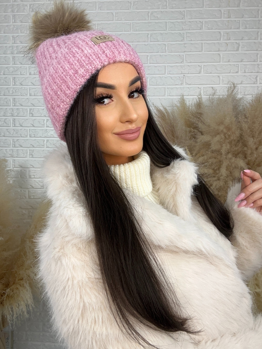 Czapka zimowa LGC - miękka, ciepła, z pomponem