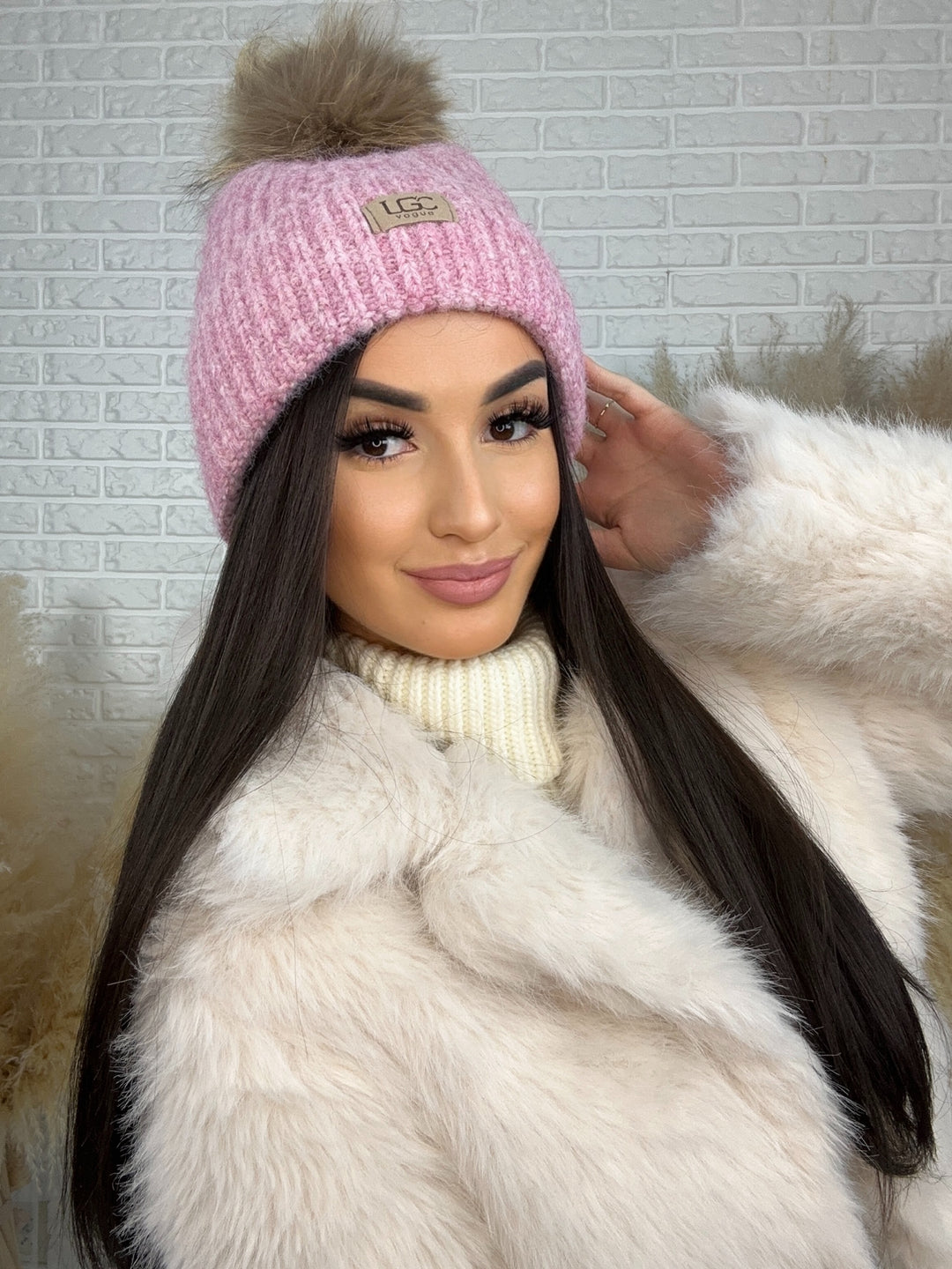 Czapka zimowa LGC - miękka, ciepła, z pomponem