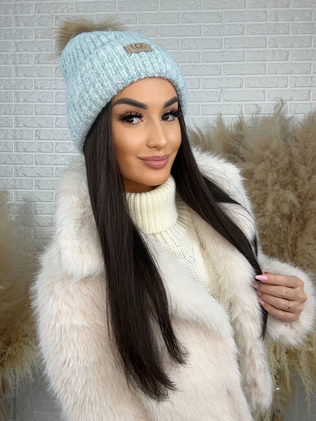 Czapka zimowa LGC - miękka, ciepła, z pomponem