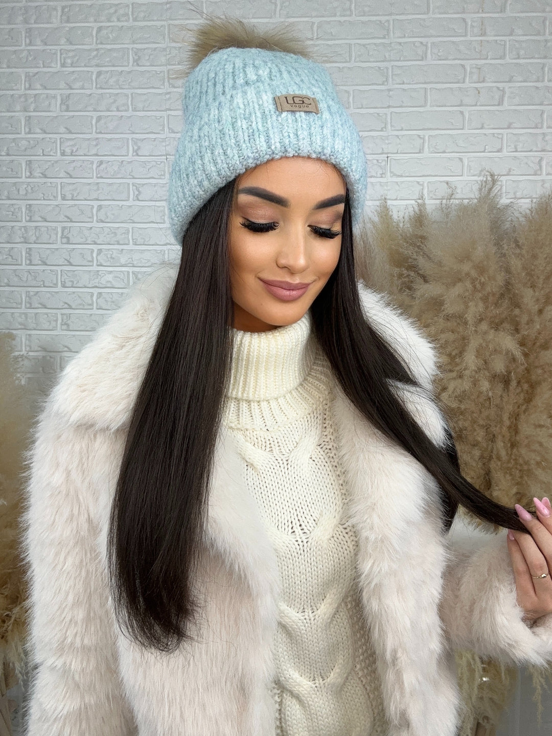 Czapka zimowa LGC - miękka, ciepła, z pomponem