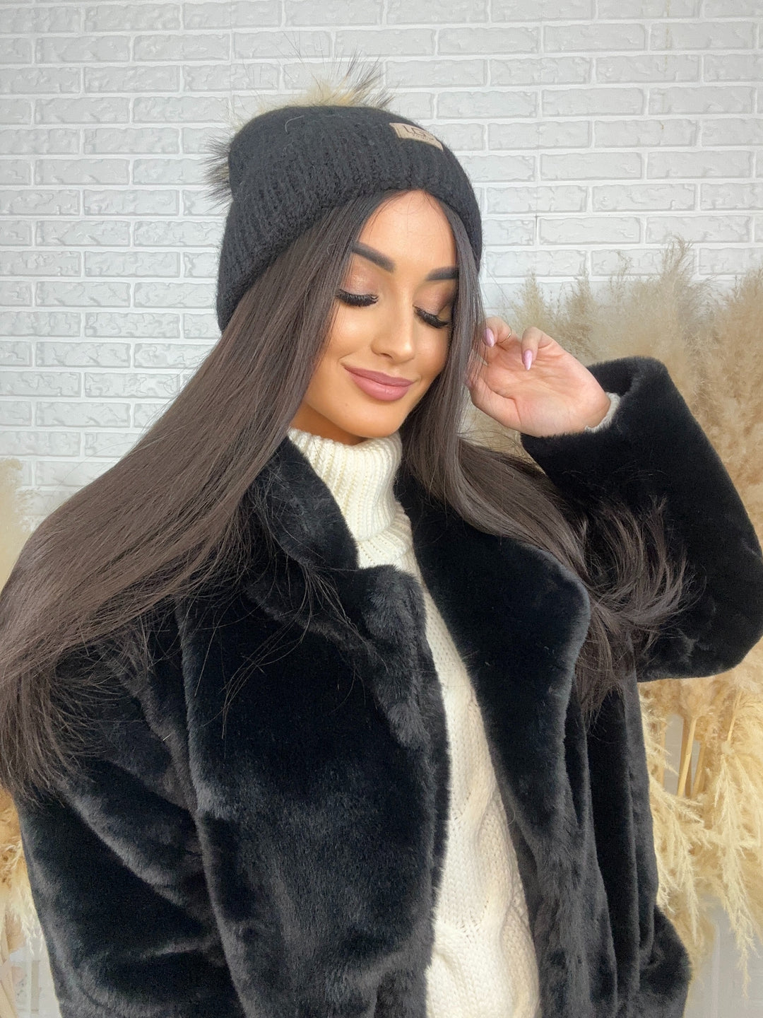 Czapka zimowa LGC - miękka, ciepła, z pomponem