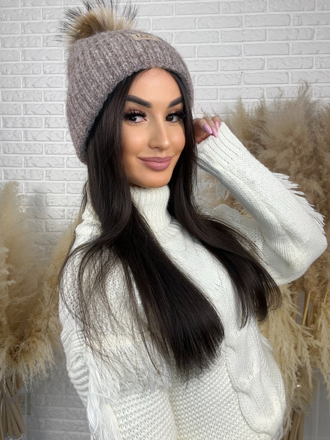 Czapka zimowa LGC - miękka, ciepła, z pomponem