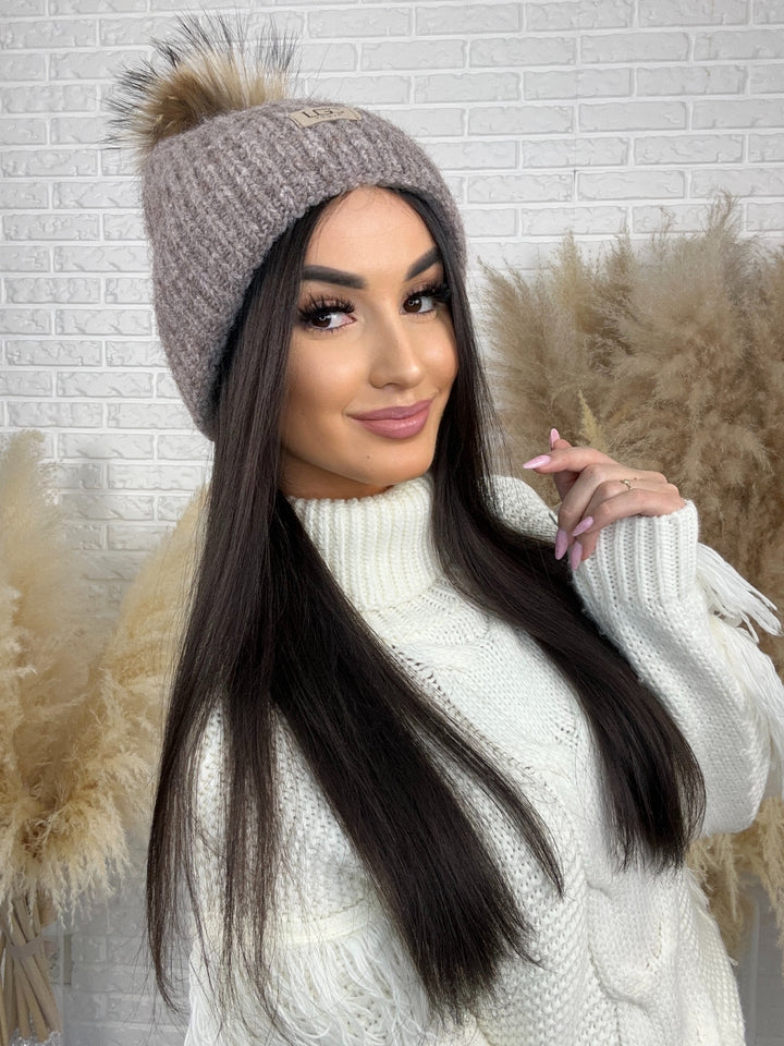 Czapka zimowa LGC - miękka, ciepła, z pomponem