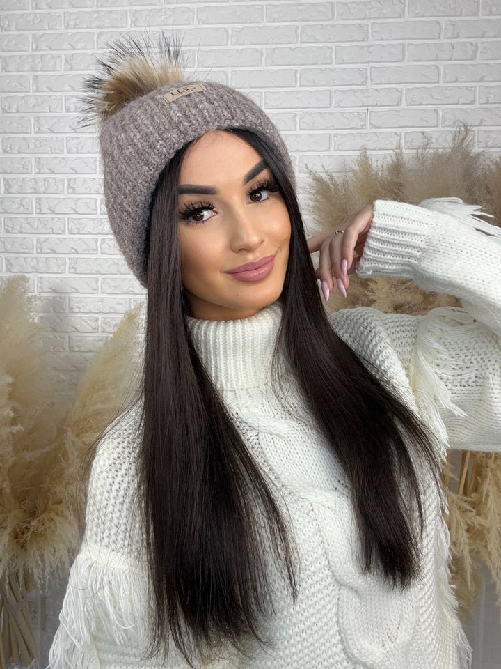 Czapka zimowa LGC - miękka, ciepła, z pomponem