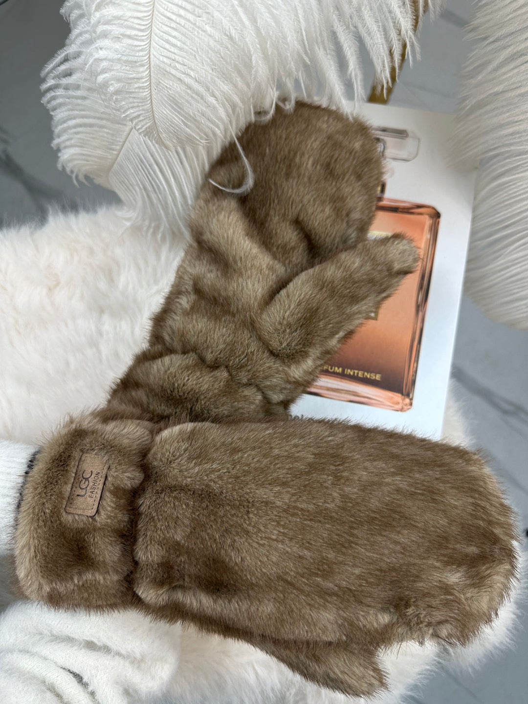 Rękawiczki RICA - zimowe, puchate z długim włosem