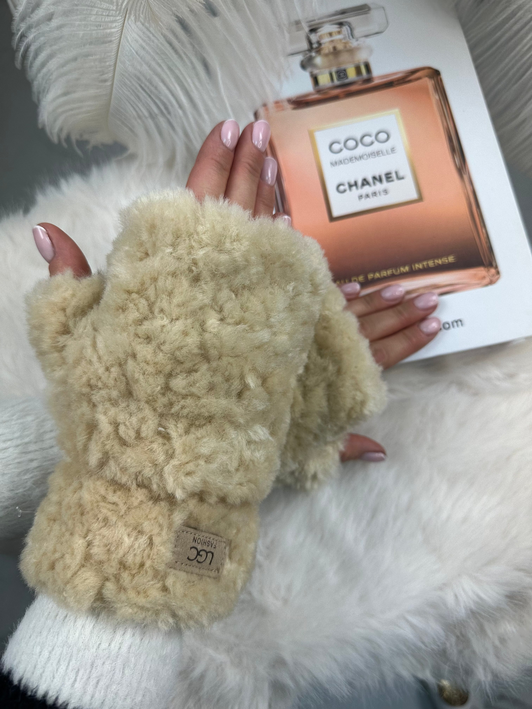 Rękawiczki UGG - zimowe, puchate, bez palców