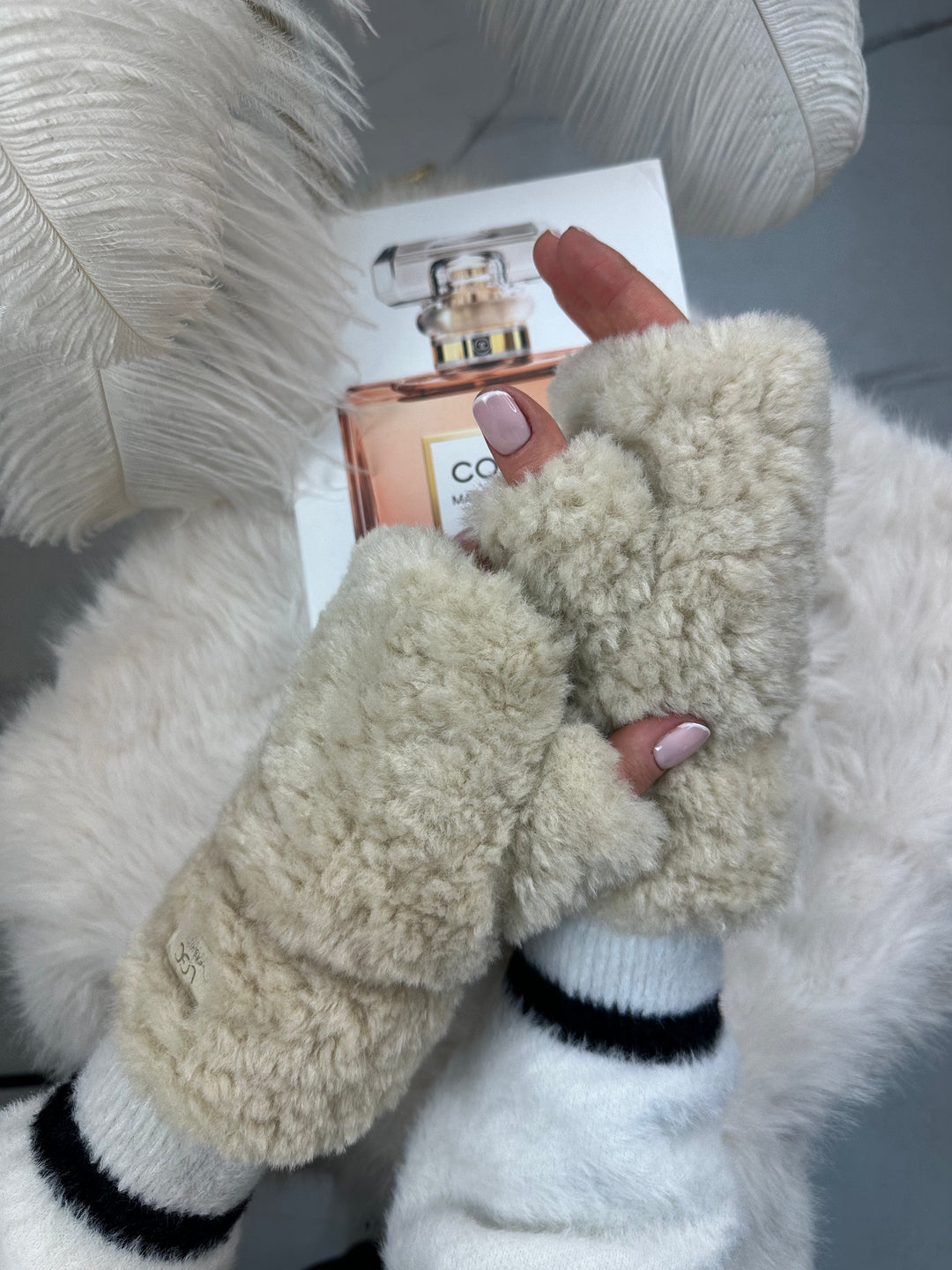 Rękawiczki UGG - zimowe, puchate, bez palców