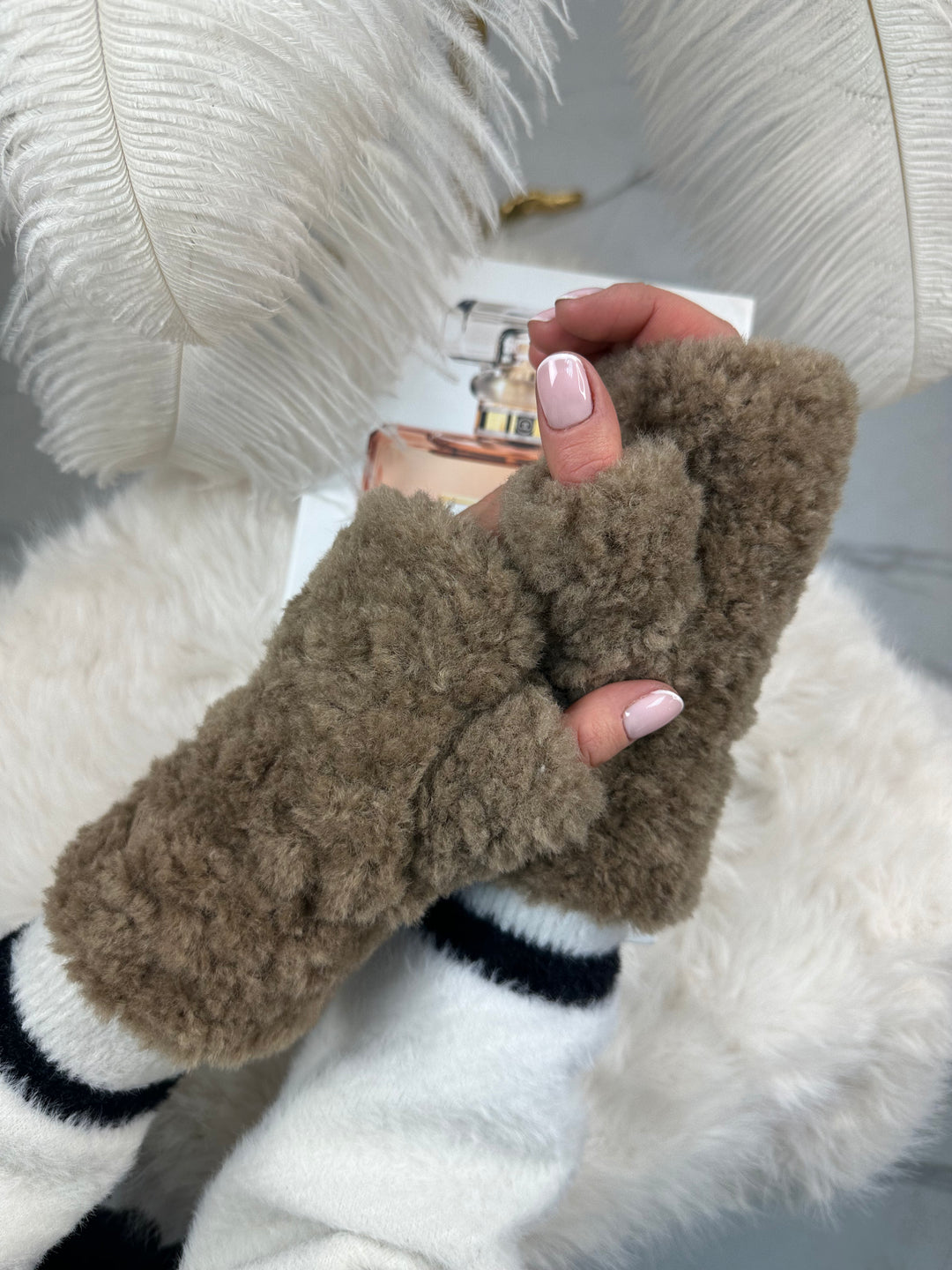 Rękawiczki UGG - zimowe, puchate, bez palców