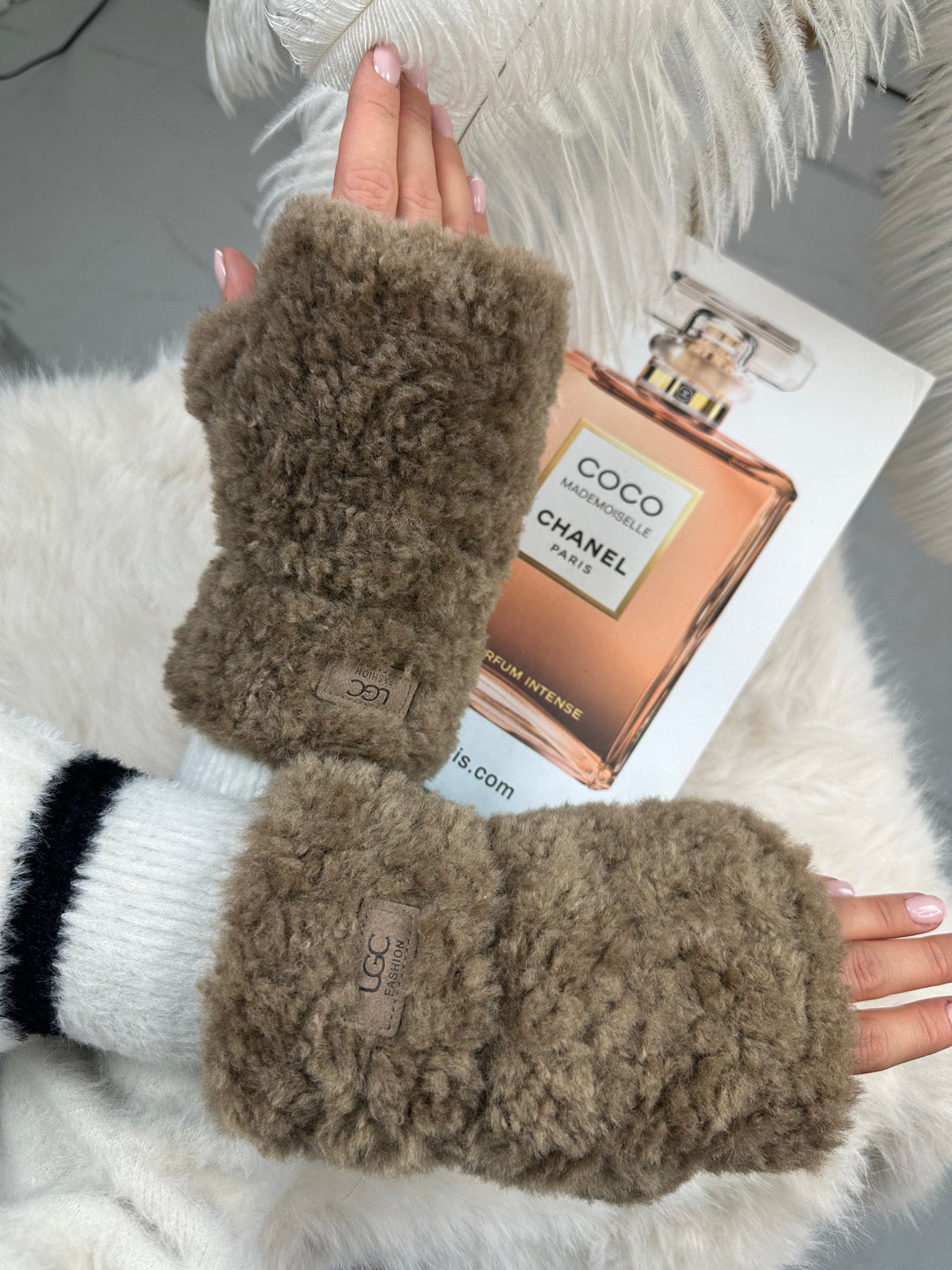 Rękawiczki UGG - zimowe, puchate, bez palców