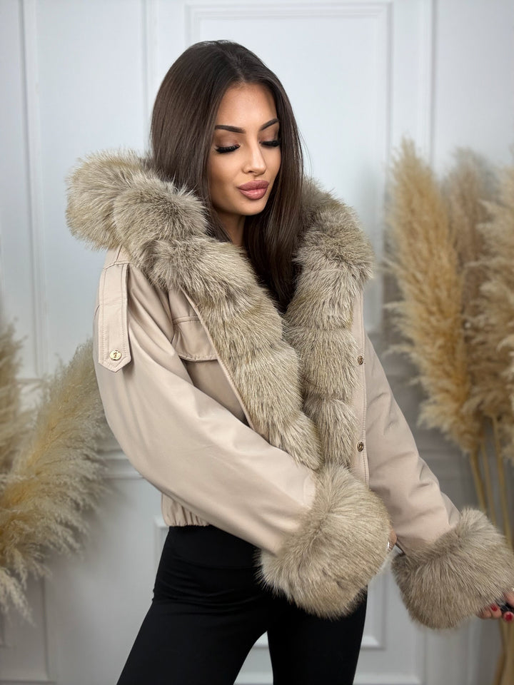 KURTKA CORAL - krótki model z futerkiem