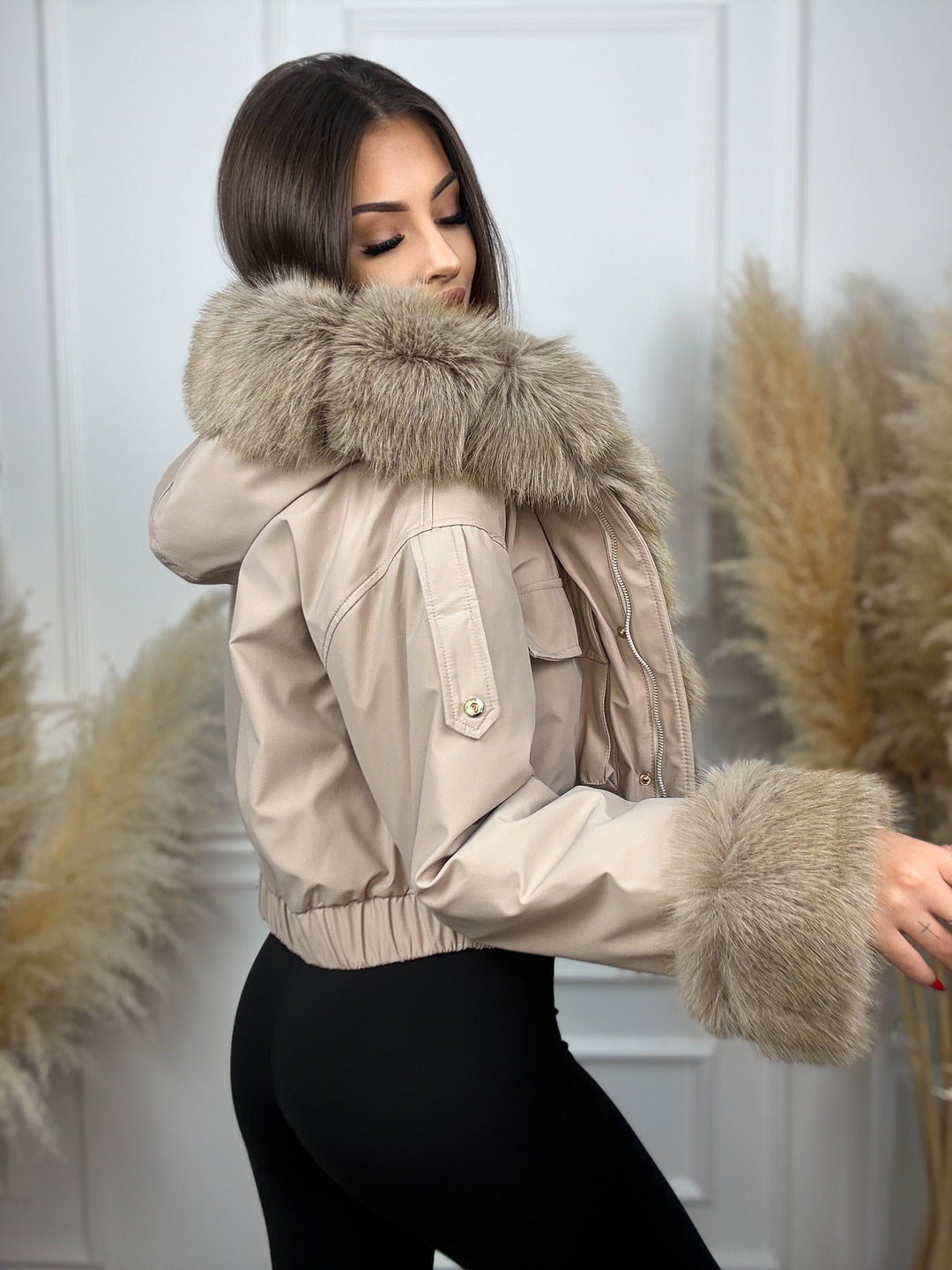 KURTKA CORAL - krótki model z futerkiem