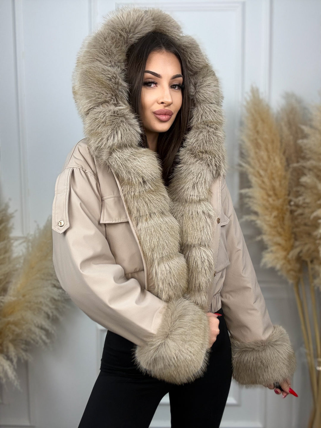 KURTKA CORAL - krótki model z futerkiem
