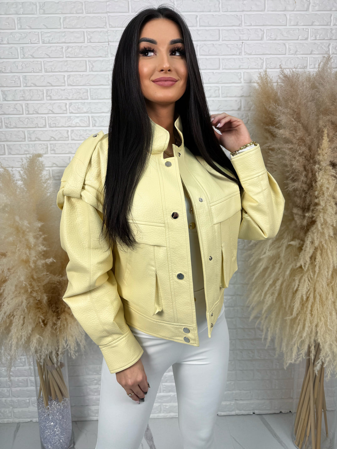 Kurtka KAJA - szerokie ramiona z napami