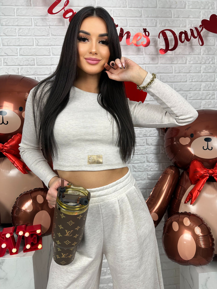 Komplet dresowy VERA - szerokie spodnie i top z długim rękawem