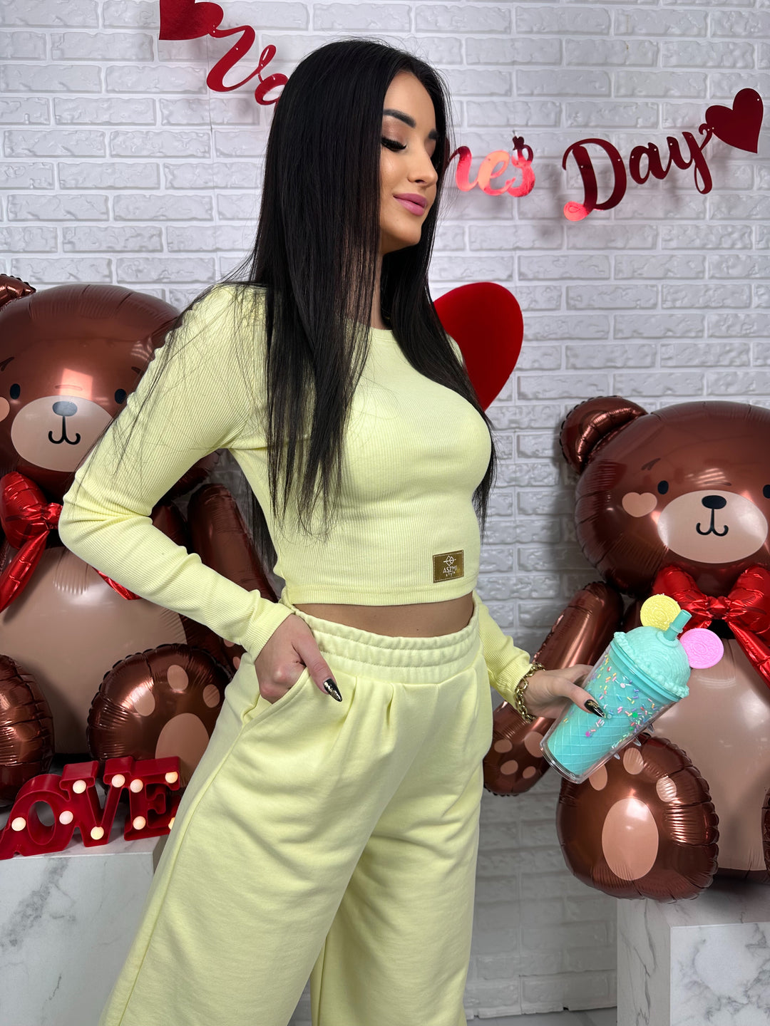 Komplet dresowy VERA - szerokie spodnie i top z długim rękawem