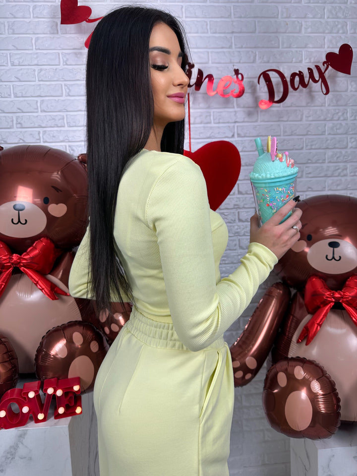 Komplet dresowy VERA - szerokie spodnie i top z długim rękawem