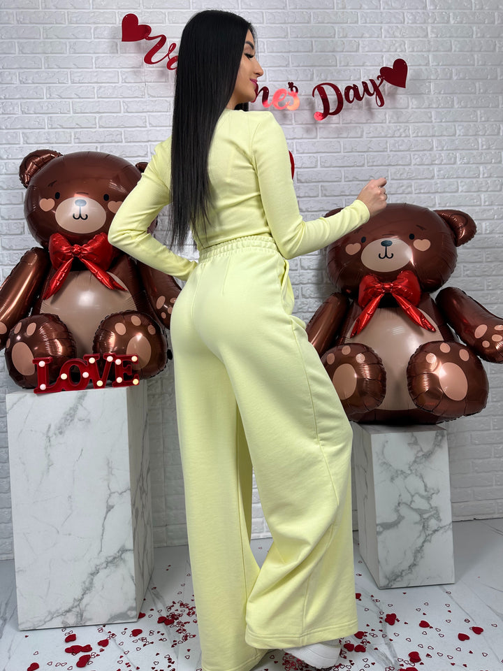 Komplet dresowy VERA - szerokie spodnie i top z długim rękawem