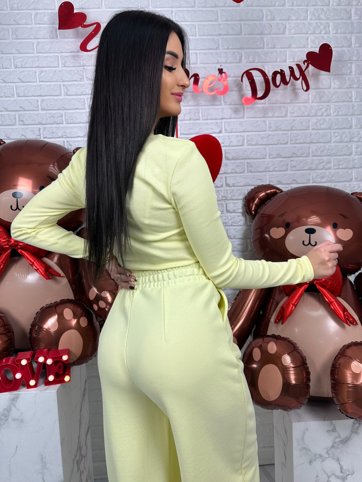 Komplet dresowy VERA - szerokie spodnie i top z długim rękawem