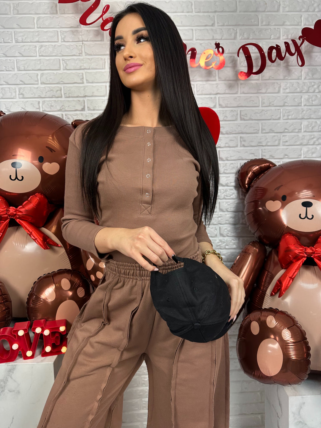 Komplet dresowy ELISE - szerokie spodnie z przeszyciami i top zapinany na guziki