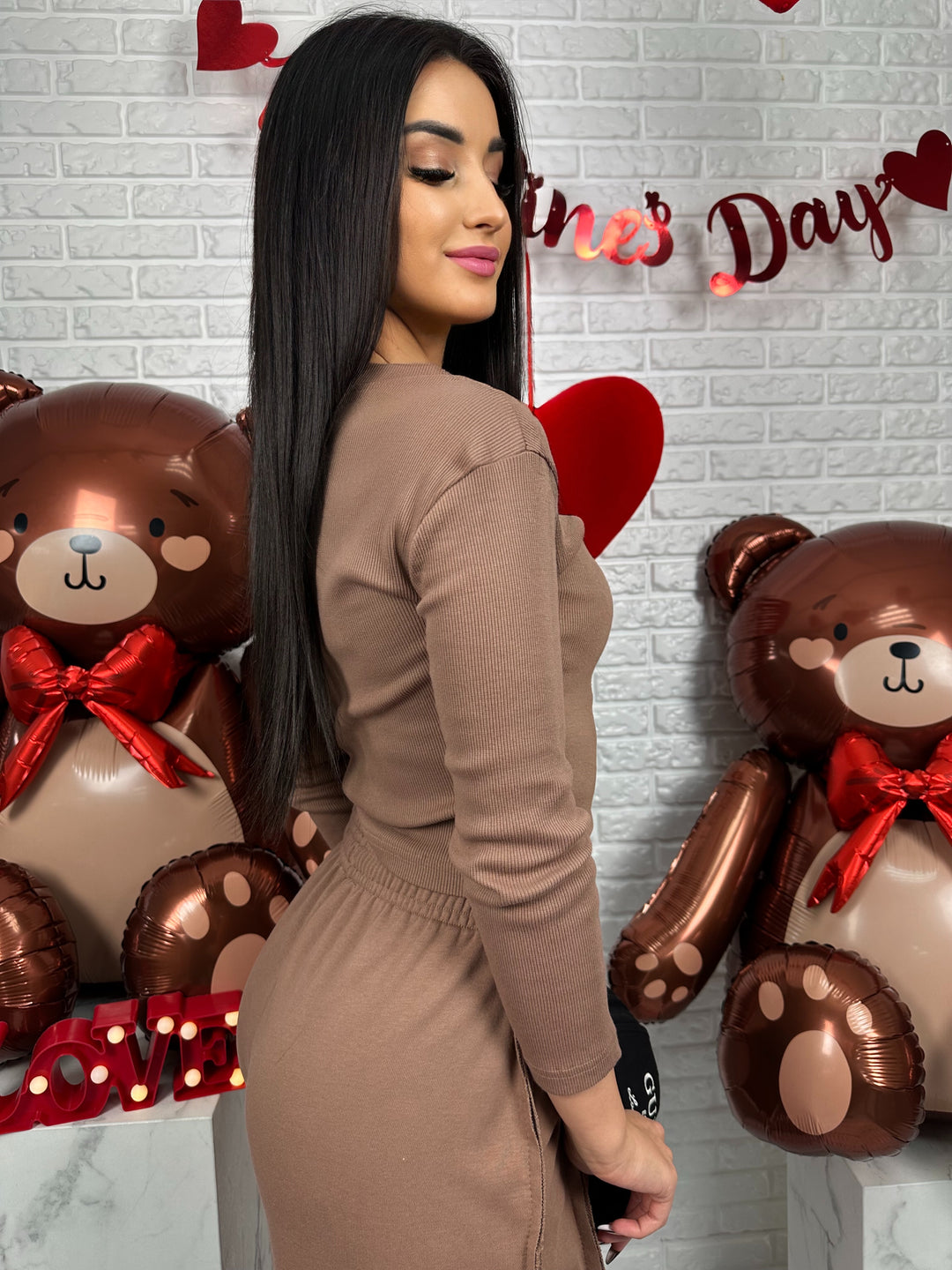 Komplet dresowy ELISE - szerokie spodnie z przeszyciami i top zapinany na guziki