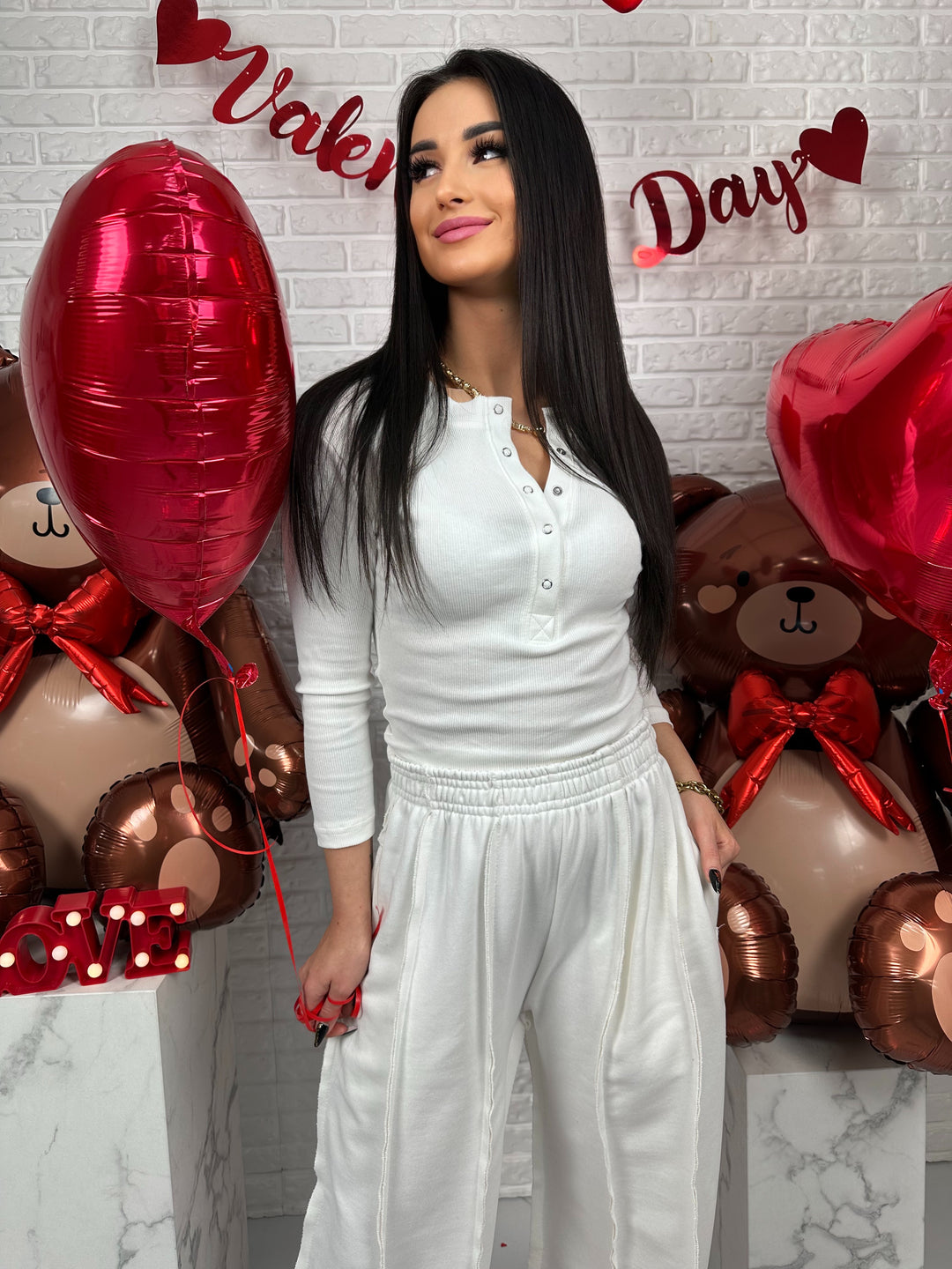 Komplet dresowy ELISE - szerokie spodnie z przeszyciami i top zapinany na guziki