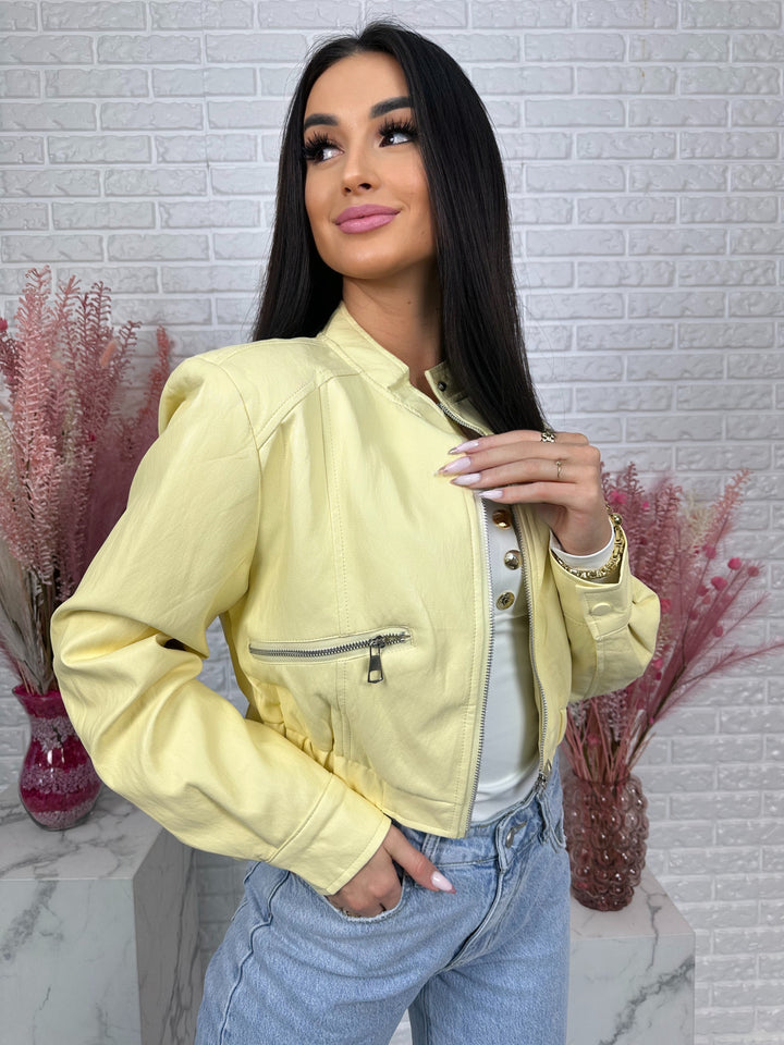 Kurtka MARIANNA - bomberka z ekoskóry, stójka i duże kieszenie