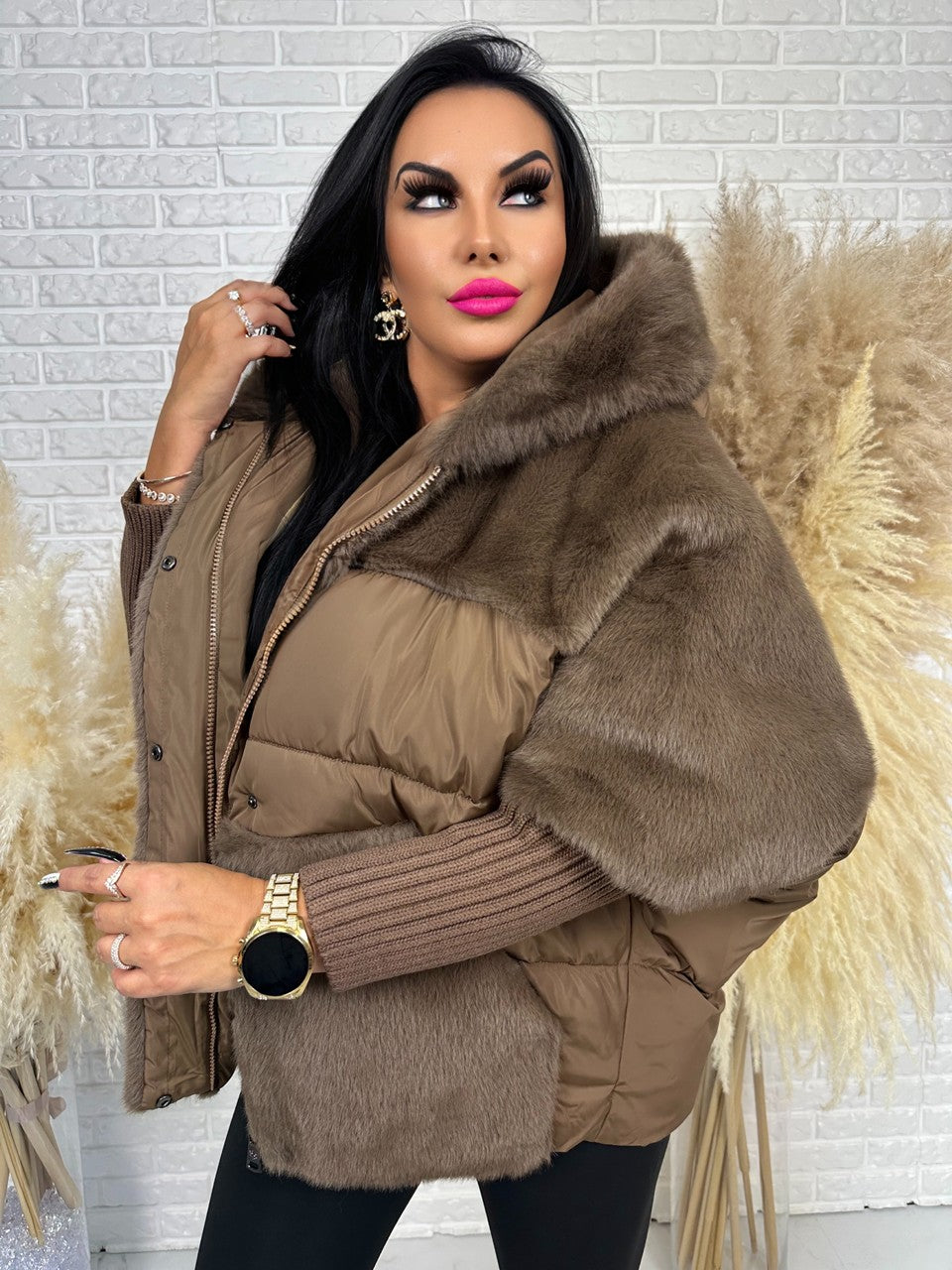 Kurtka NIETOPERZ oversize – futrzany kaptur, modna zimowa kurtka brązowa
