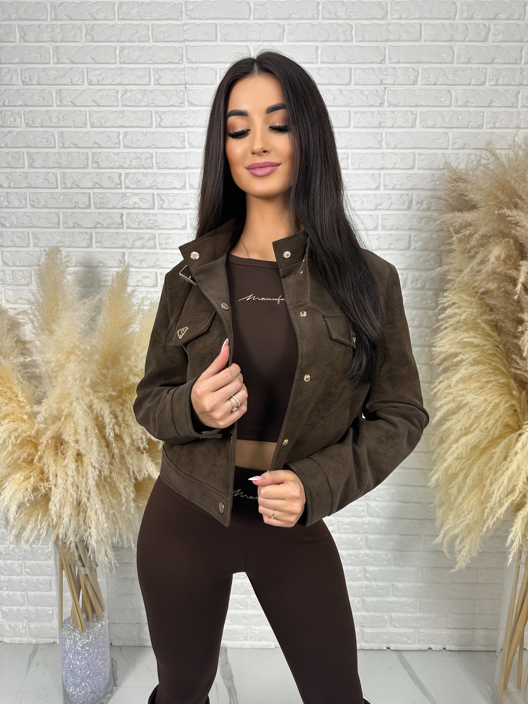 Kurtka DAKOTA - zamszowa ramoneska ze stójką i złotymi dodatkami