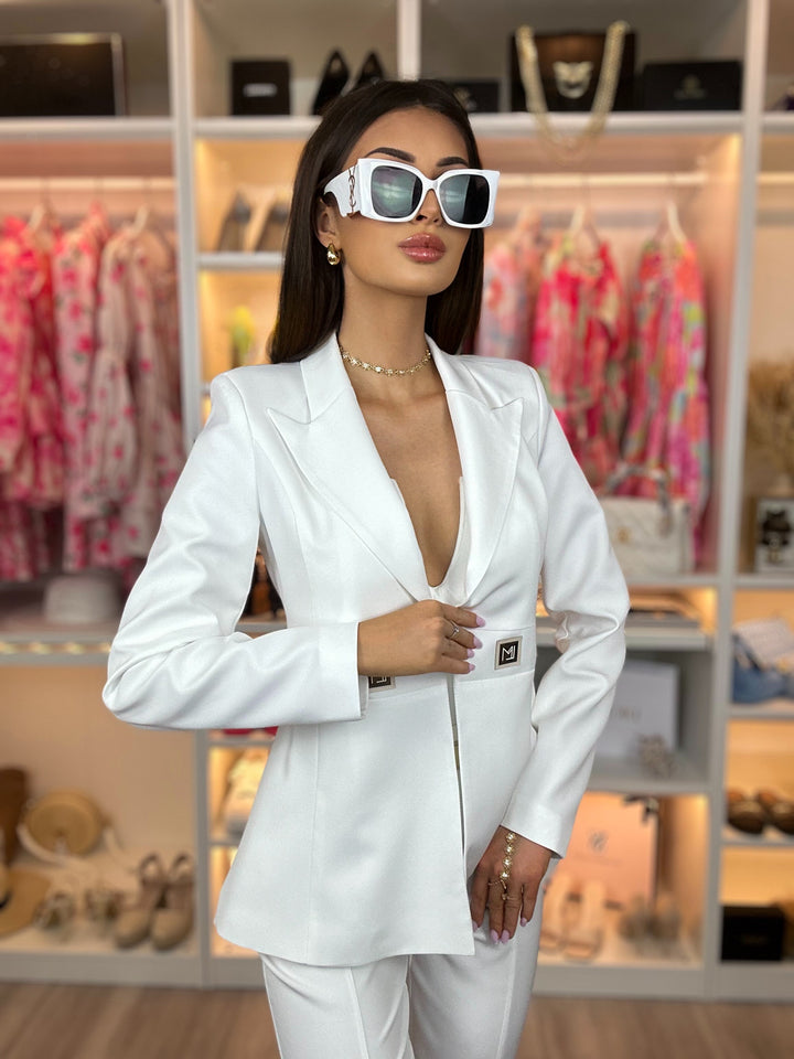 Garnitur taliowany NOEMI od La Monne