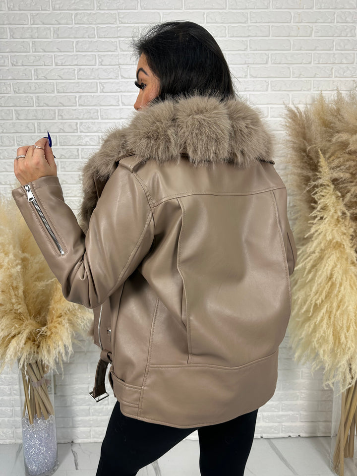 Kurtka WINTER LUX - ocieplana w środku z dużym futerkiem