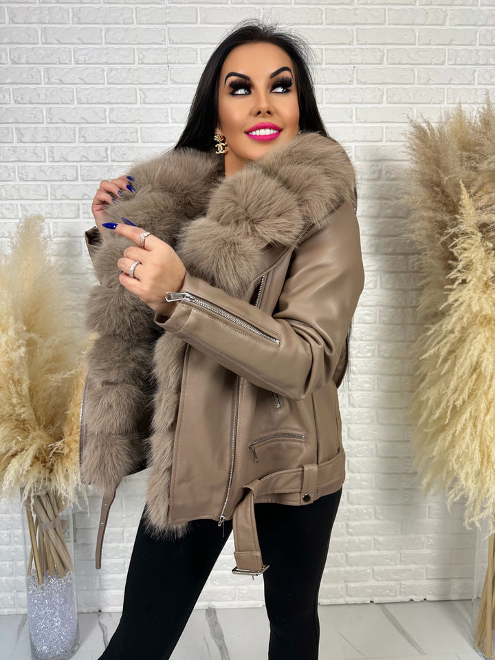 Kurtka WINTER LUX - ocieplana w środku z dużym futerkiem