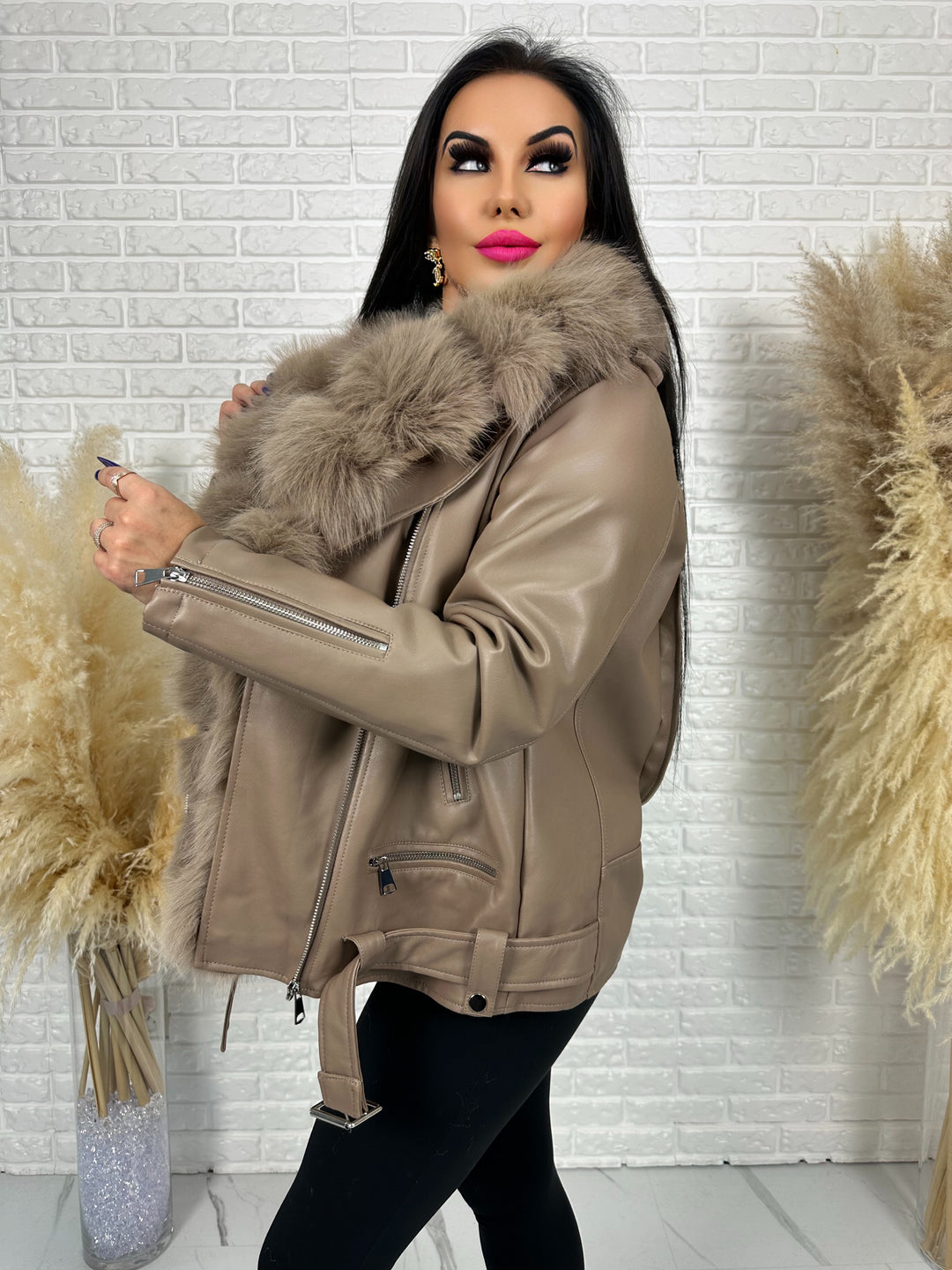 Kurtka WINTER LUX - ocieplana w środku z dużym futerkiem