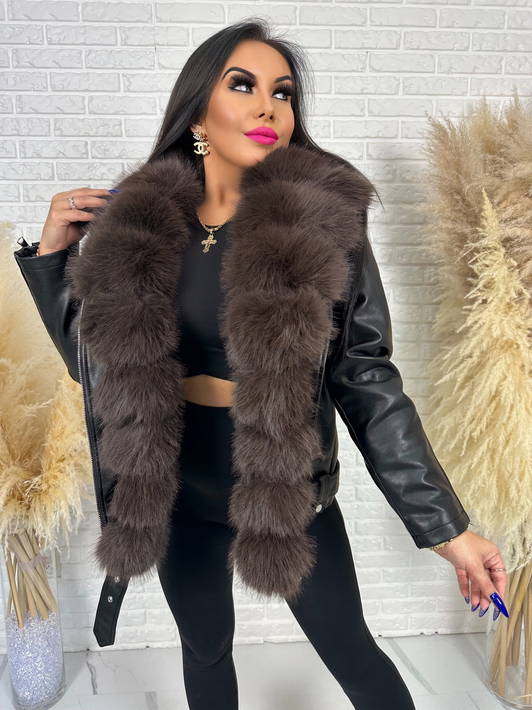 Kurtka WINTER LUX - ocieplana w środku z dużym futerkiem