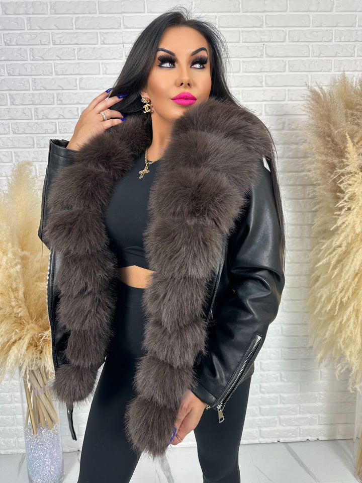 Kurtka WINTER LUX - ocieplana w środku z dużym futerkiem