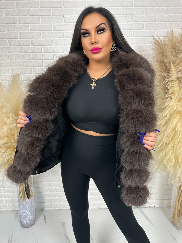 Kurtka WINTER LUX - ocieplana w środku z dużym futerkiem