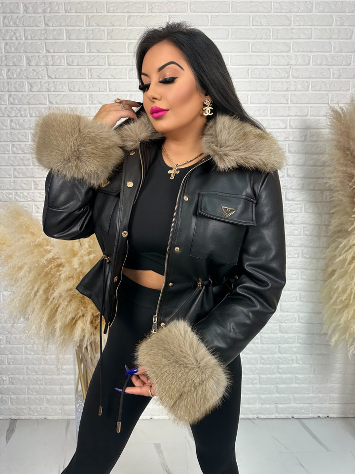 Kurtka GLAM HIDE - ocieplona kożuszkiem, rękawy i kołnierz z futerkiem