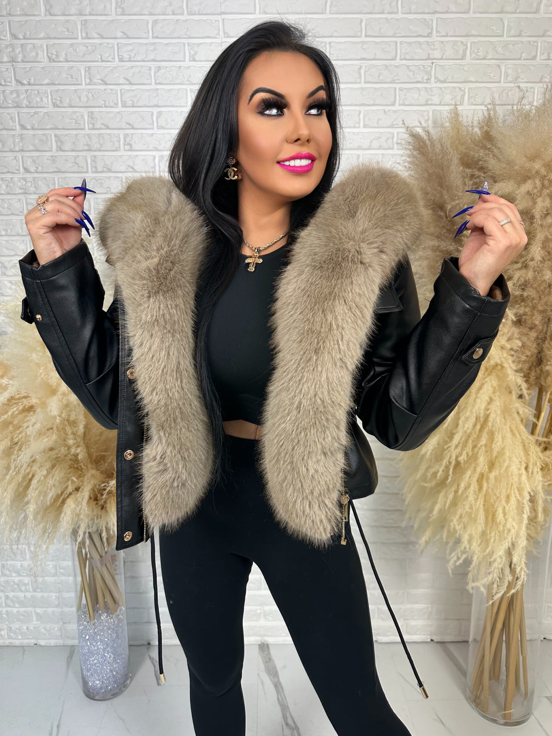 Kurtka FURIOZA - ocieplana w środku z dużym futerkiem przy kapturze