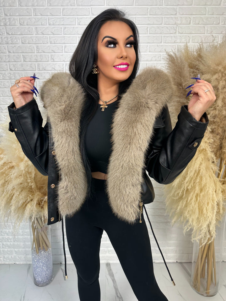 Kurtka FURIOZA - ocieplana w środku z dużym futerkiem przy kapturze